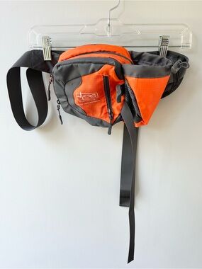 Never used hiking / outdoors fanny pack